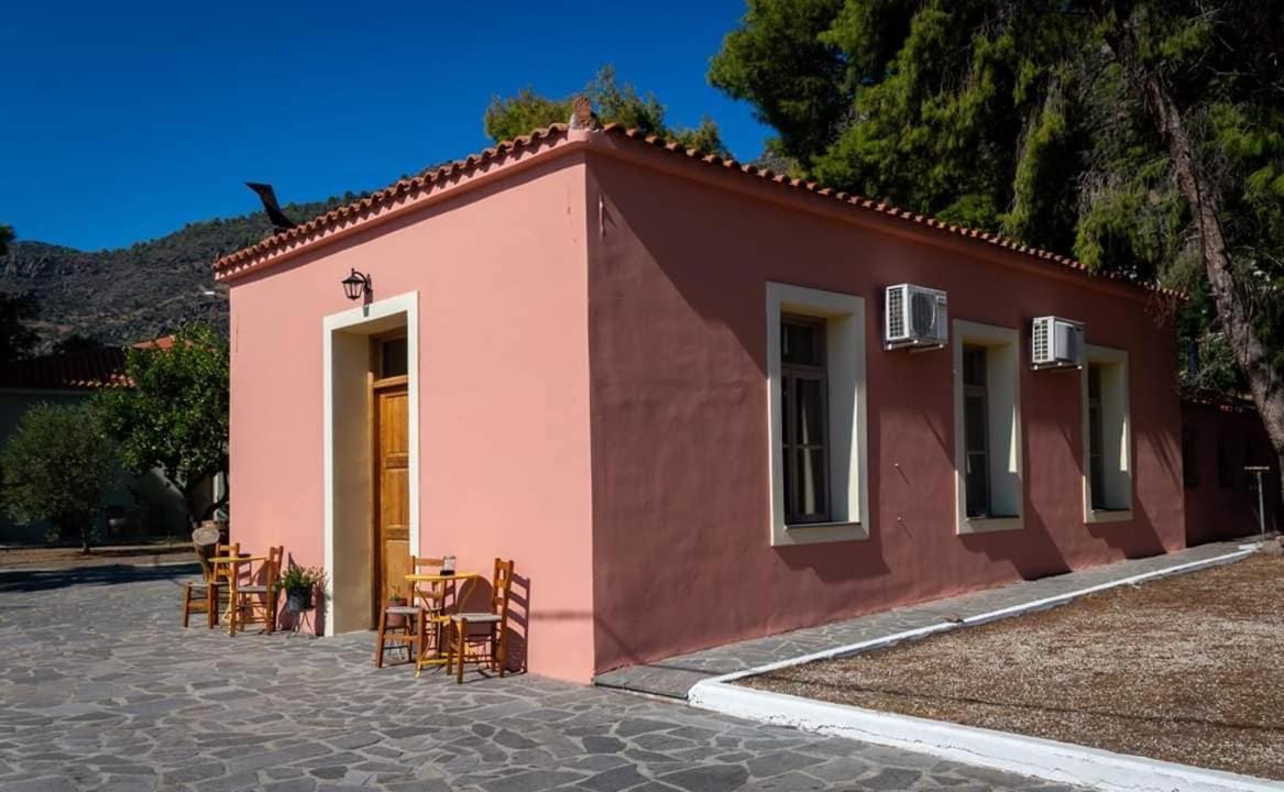 Arsinoe - Cosy Guesthouse- Méthana Kültér fotó